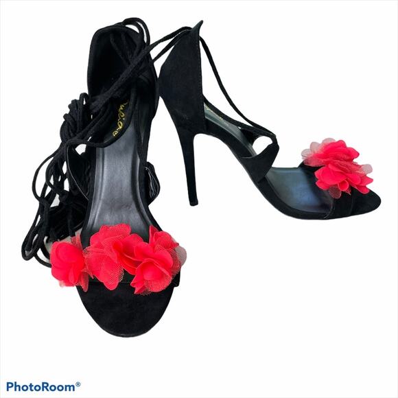 Qupid NWOB Fringe Wrap Tie Sandal Red Flowers Open Toe Stiletto Heel Size 6.5 - Picture 4 of 7